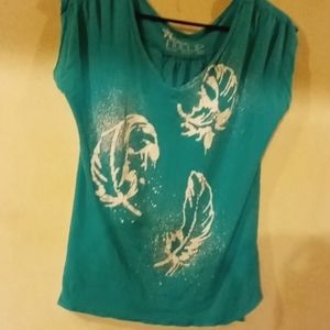 Off-the-shoulder shirt